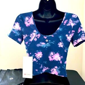 Lululemon Align Tee • New With Tags size 6 shop bag included
